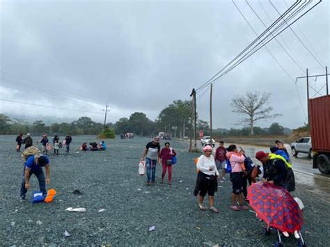 Caravana Migrante De Catrachos Avanza A Pie Por Guatemala HCH TV