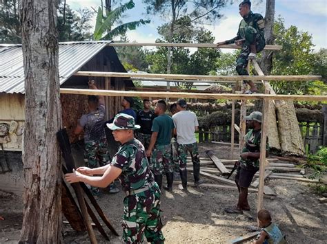 Renovasi Rumah Warga Di Papua Semakin Mudah Sejak Kehadiran Satgas