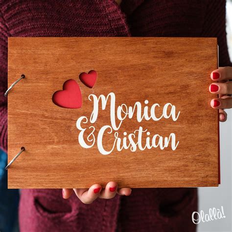 Album Fotografico A4 in Legno Personalizzato Con Incisione Cuori e Nomi ...