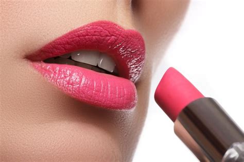 Tips Memilih Warna Lipstick Yang Tepat Untuk Tampil Seksi Dan Menawan