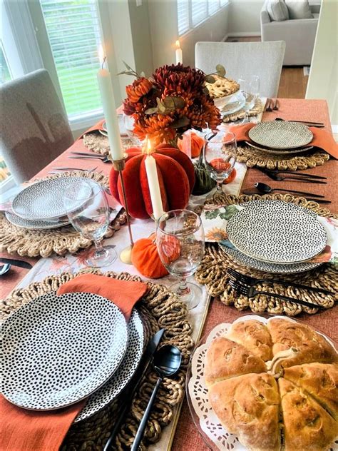 11 Tips on How to Set a Thanksgiving Table- Step By Step