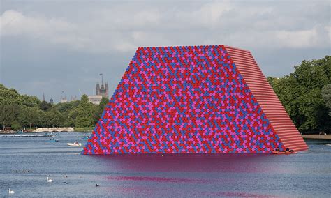 Christos Pyramid Of 7 506 Brightly Coloured Oil Drums Turns Londons