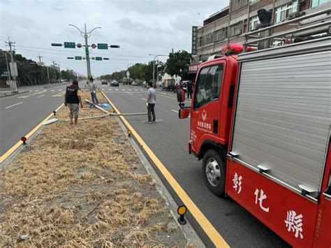 小犬發威颳強風！彰化40起災情29棵樹倒塌 現場慘況畫面曝 Ettoday社會新聞 Ettoday新聞雲