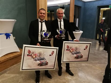 Йордан Атанасов и Янаки Янакиев получиха своите купи за титлата в ERT 2 ...