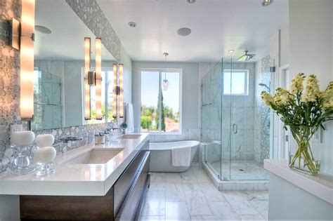 Medium Sized Primary Bathroom Ideas Photos