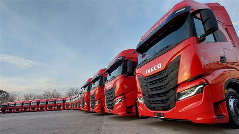 Iveco S Way Consegnati Veicoli Rosso Maranello Alla Ltg