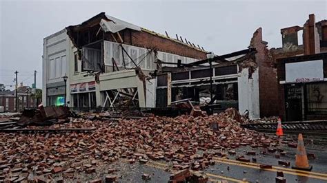 Downtown Stores Left In Piles Of Rubble - Videos from The Weather Channel