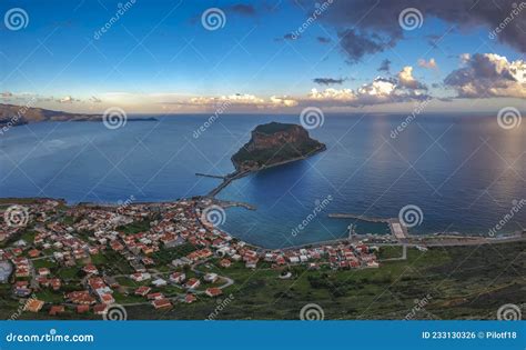 Luftbild Der Alten Mittelalterlichen Burgstadt Monemvasia Im Seen Des