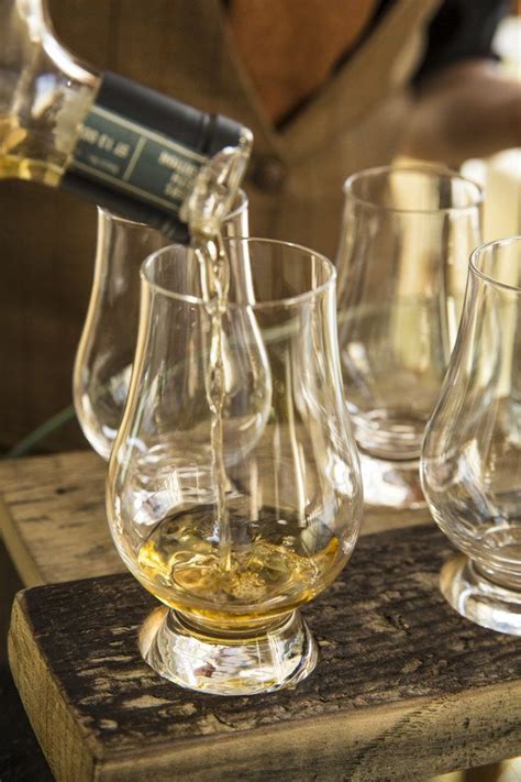 This Is How You Should Actually Be Drinking Whisky Artofit