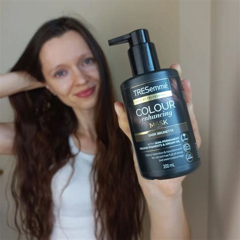 Czy Maska Koloryzuj Ca Z Action Dzia A Moja Opinia O Dark Brunette Od Tresemme Szczypta Pudru