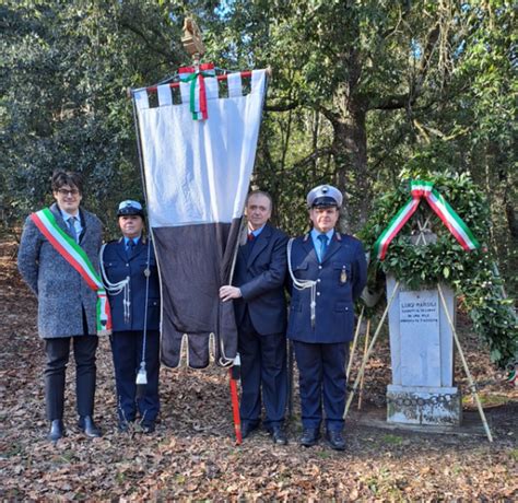 ECCIDIO DI RIGOSECCO PRESENTE IL GONFALONE DEL COMUNE DI SIENA