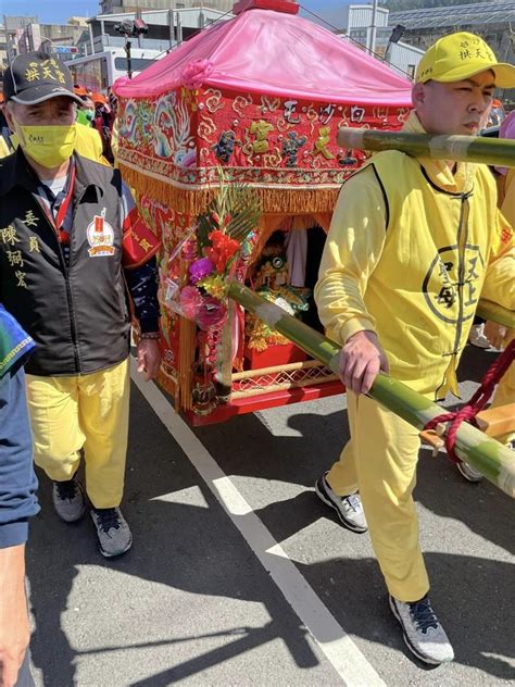 吳鳳白沙屯媽祖進香「鑽轎底」！為土耳其祈福「1句話」感動萬人｜四季線上4gtv