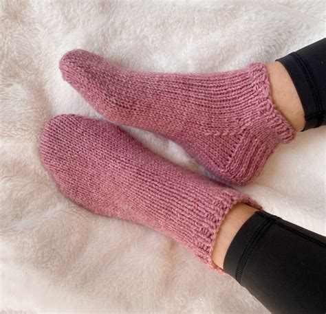 Easy Worsted Slipper Socks Free Knitting Pattern Love Life Yarn