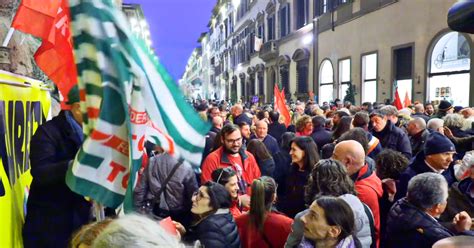 Crollo Cantiere Esselunga Presidio Sotto La Prefettura Di Firenze