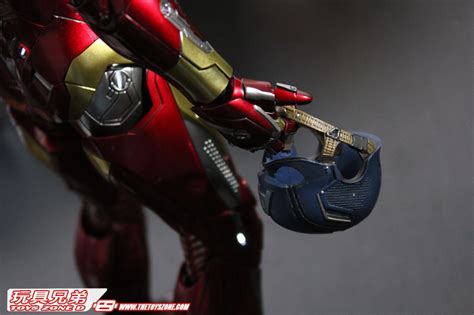 玩具報告 Hot Toys美國隊長3英雄內戰鐵甲奇俠Iron Man Mark 46 合金1 6 可動人偶 Toys Zone D 玩具兄弟 Figures Price