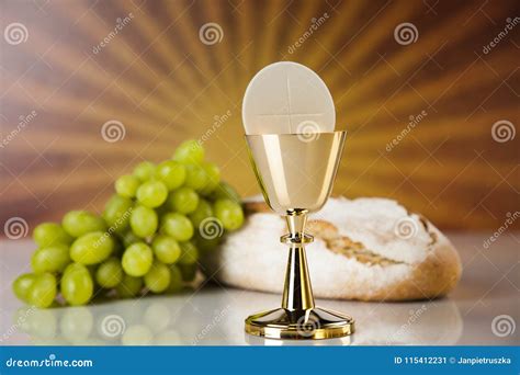 Heilige Kommunions Brot Wein F R Christentumsreligion Stockbild Bild