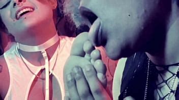 Feet Love Trio D Adoration Des Pieds Pt Xvideos