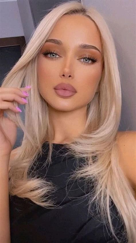 Pin By Sandra On Promotion By Sandra Beautiful Eyes Beautiful Blonde