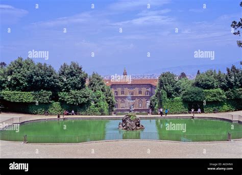 Pitti palace, florence hi-res stock photography and images - Alamy