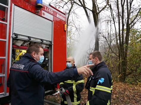 Acht neue Maschinisten für Löschfahrzeuge ausgebildet Feuerwehr Göppingen