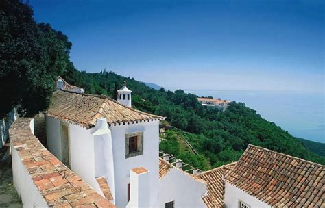 Convento da Arrábida séculos de história num cenário natural