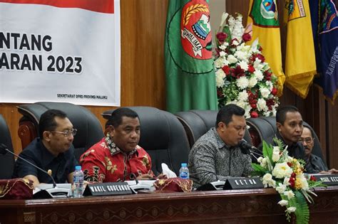 Wagub Serahkan Ranperda Perubahan Apbd Potretmaluku Id