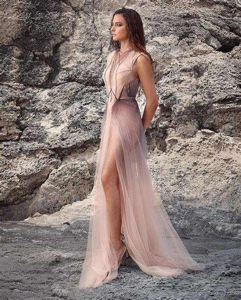 Pin By Jade Guessford On Gowns 1 Fashion Dresses Beautiful Dresses