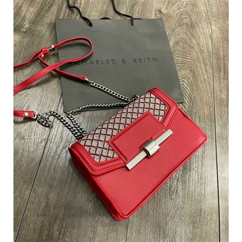 Túi xách nữ đeo chéo khóa vuông 3 logo màu Hot Trend 2022 Shopee Việt Nam