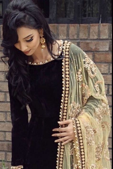 Readymade Black Velvet Anarkali Suit With Dupatta Online Dmv14993