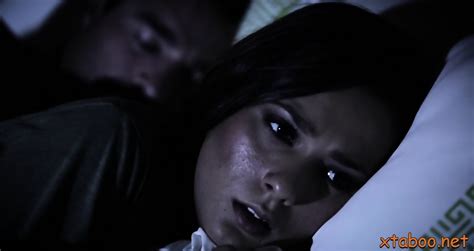 Wanton Brunette Honey Jaye Summers Exposes Curves During Sex