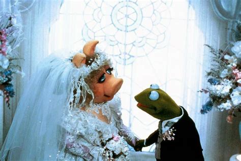 Muppets Miss Piggy And Kermit Wedding