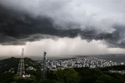 Primeira Semana De Tem Alerta Para Risco De Temporais E