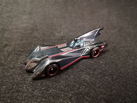 Hot Wheels Batmobile The Brave And The Bold Super Treasure Hunt