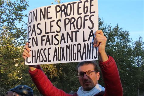 En Images À Paris Lhommage à Dominique Bernard Et Samuel Paty Actu