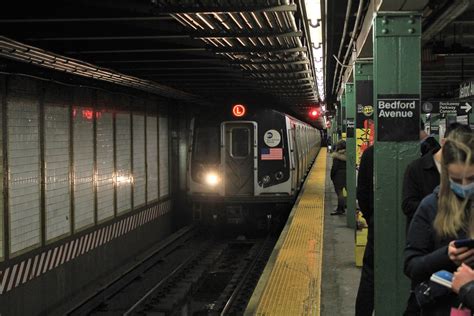 MTA New York City Subway Kawasaki R143 L Train Around The Horn Flickr