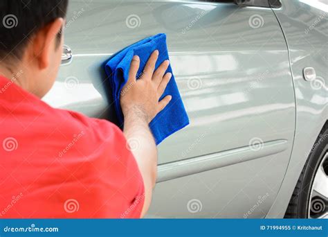 Um Carro Da Limpeza Do Homem Imagem De Stock Imagem De Remova