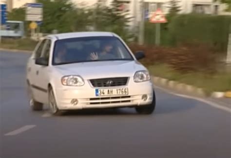 Imcdb Org Hyundai Accent Lc In Arka Sokaklar