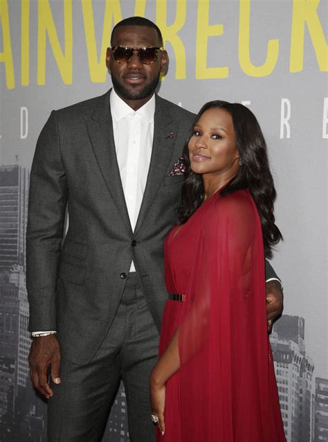 Des Ann Es Apr S Avoir Rencontr Lebron James Au Lyc E Sa Femme