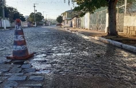 Rompimento de rede provoca falta d água no centro de Camaquã nesta sexta