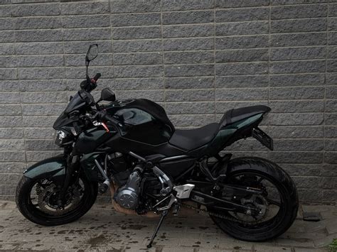 Купить б у Kawasaki Z 650 инжектор 6 передач в Москве зелёный naked bike 2017 года по цене 529