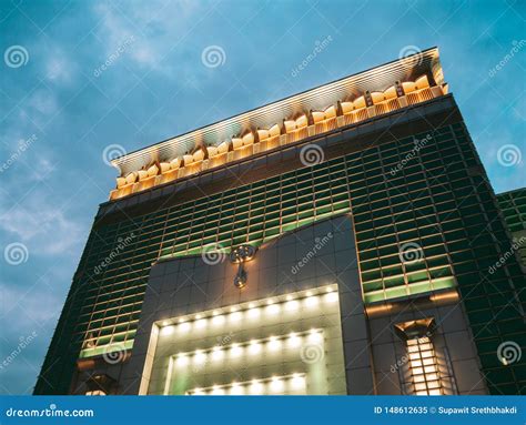 Looking Up Taipei 101 Taipei World Financial Center Entrance With Ruyi