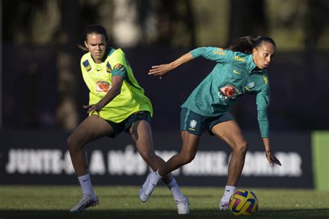 Futebol Feminino Pia Sundhage Comanda Primeiro Treino O Grupo Completo