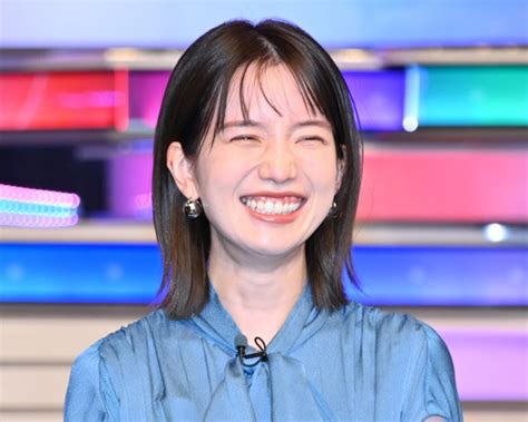 テレ朝・弘中綾香アナ、結婚発表後初の公の場 タモリに報告し第一声は「分かってたよ」｜愛媛新聞online