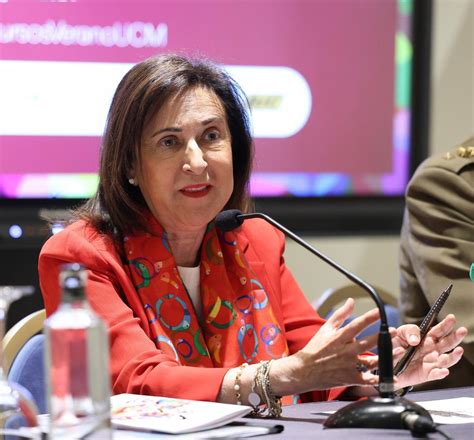 INMIGRACIÓN ROBLES TELLADO Robles exige a Tellado que rectifique y