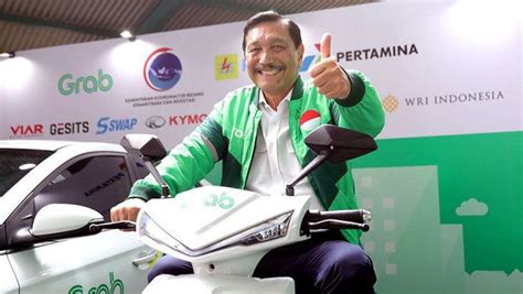 Menteri Luhut Sebut Kendaraan Listrik Kurangi Konsumsi BBM 70 Miliar