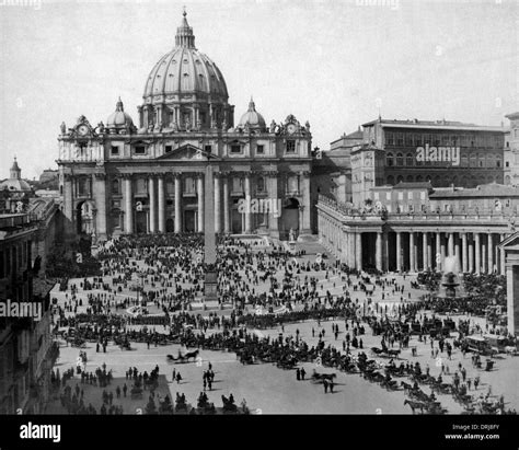 Saint Peter Of The Vatican Black And White Stock Photos Images Alamy