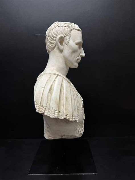 Sculpture Busto Di Giulio Cesare 45 Cm Marble Dust And Scagliola