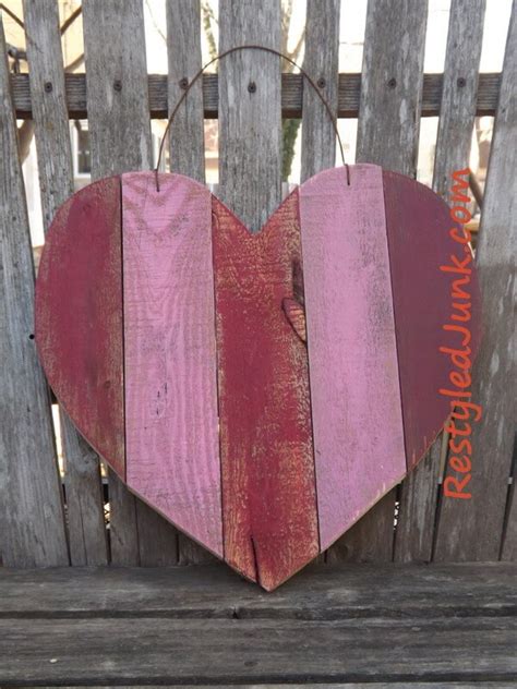 15 Fantastic Diy Wood Heart Decoration Ideas For Valentines