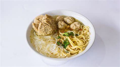 bakso urat, meatball soup with noodles, indonesian cuisine 21866618 ...