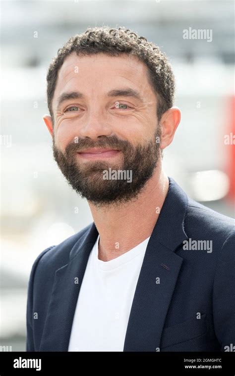 Guillaume Gouix assiste à la photocall de L invitation lors du 23e